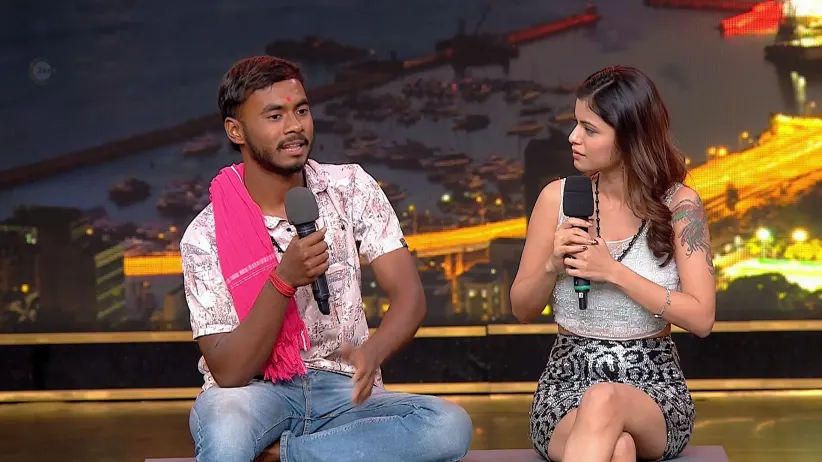 Atharva Performs a Skit with Anushree - Chal Bhava Cityt