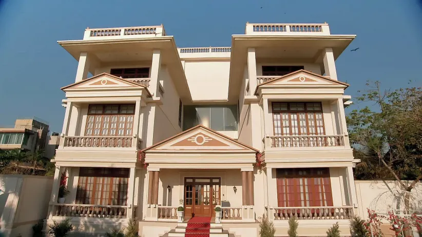 Shreyas Welcomes Prarthana and Ashish - Chal Bhava Cityt