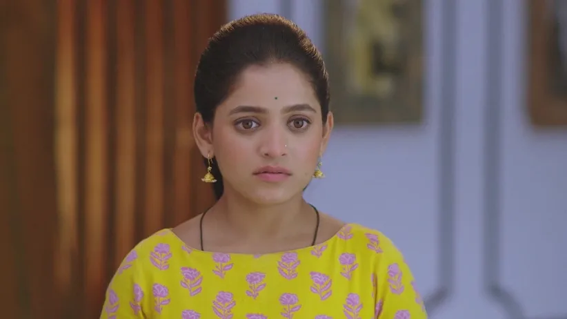 Damini's Friends Visit Her - Paaru