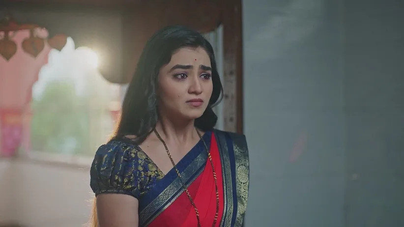 Tulja Finds a Note in the Temple - Lakhat Ek Amcha Dada