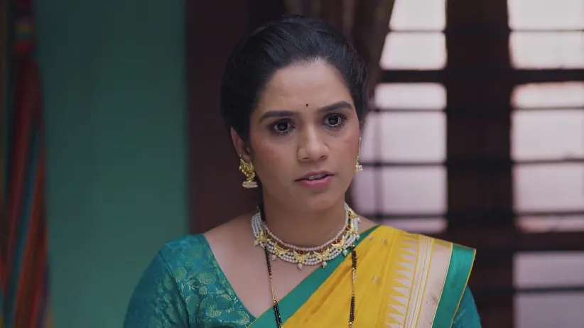 Bhavana Talks to Mr Gade-Patil about Siddhiraj - Lakshmi Niwas