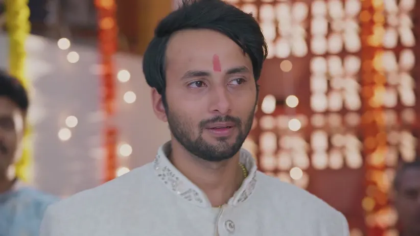 Gunaji Defends Shriniwas - Lakshmi Niwas