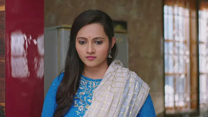 Kanthi's Friends Trouble Sneha