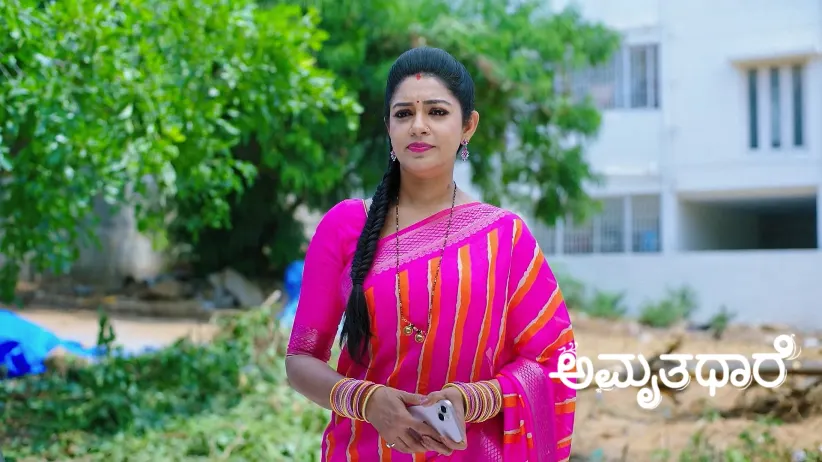 Bhoomika Passes on the Spy Mic to Srujan’s Friend