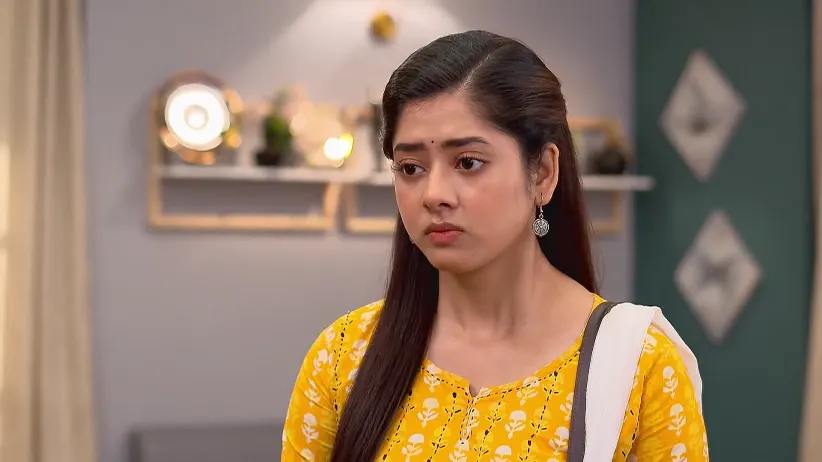 Apu Asks Meera for Two Lakhs - Chirodini Tumi Je Amar