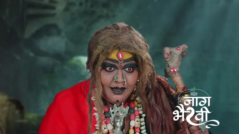 Vishwambhari Holds Malli Captive