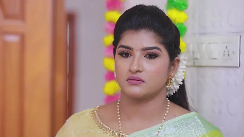 Velan Tries to Talk to Kalyani