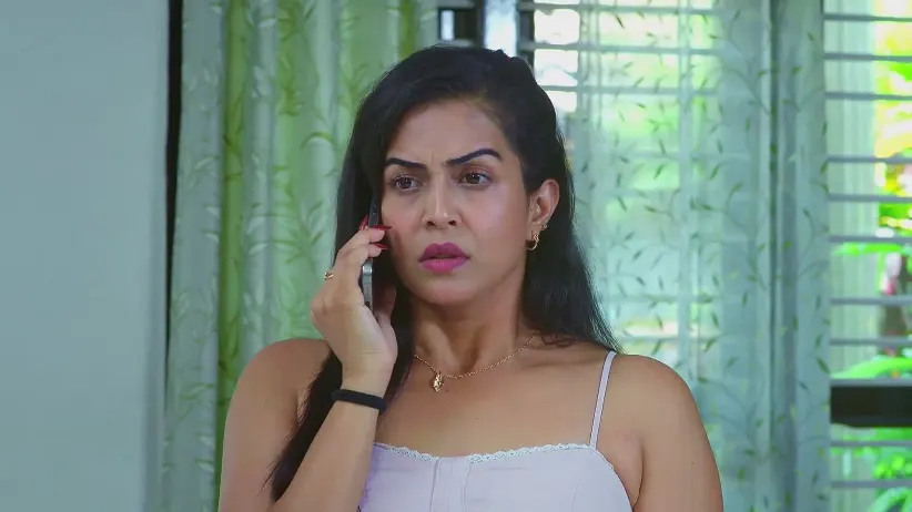 Narasimha's Taunts Irk Sanjana - Brahmagantu