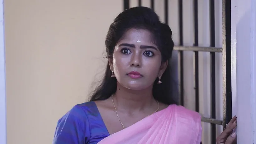 Malikka Divulges the Truth to Janani - Mounam Pesiyadhe