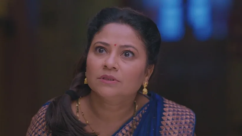 A Call from Aarti Worries Venky - Lakshmi Niwas