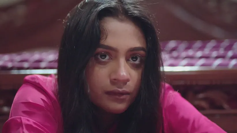 Manjiri Gets Radha's Horoscope from the Divine Box