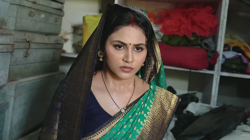 The Police Officer Threatens Bhawani