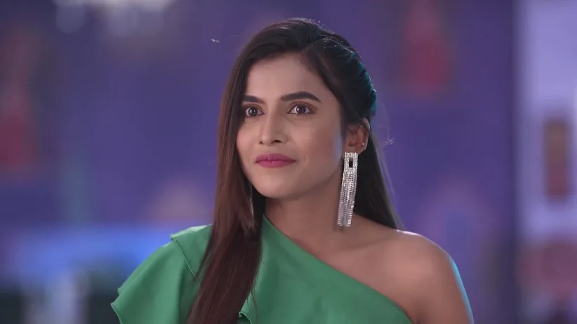 Disha's Gift for Abhi's Family