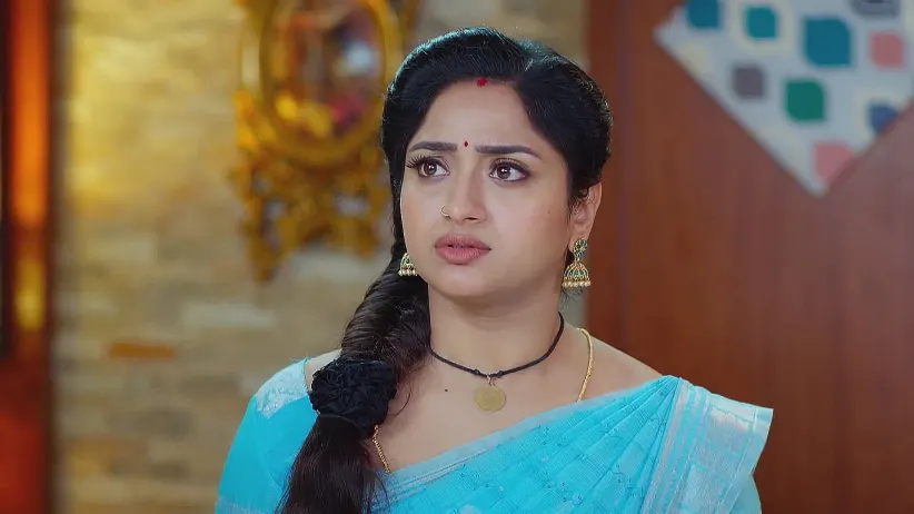 Vishalakshi Stops Tilottama from Drinking the Tea - Trinayani