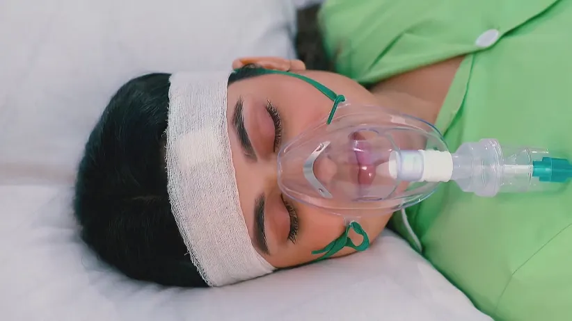 Shree's Unconscious State Pains Raj - Amar Sangi