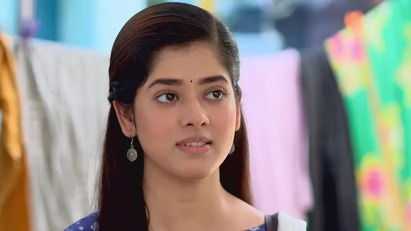 Arya's Apt Response to Apu's Neighbours - Chirodini Tumi Je Amar