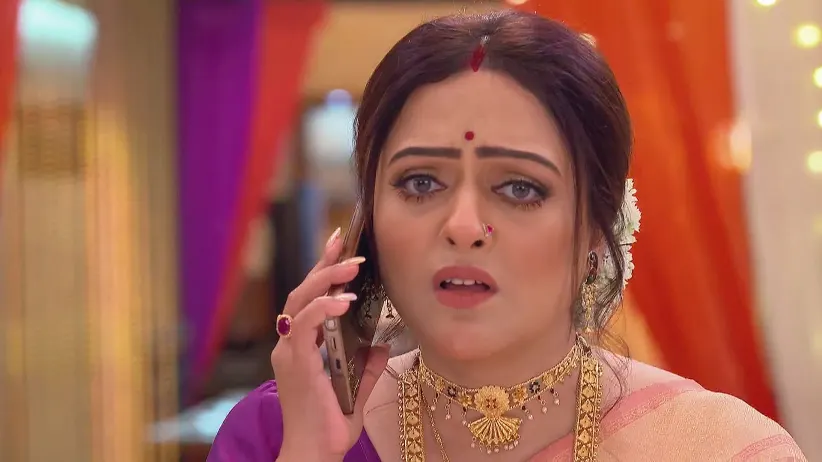 Durga Forbids Koushiki from Worrying - Jagadhatri