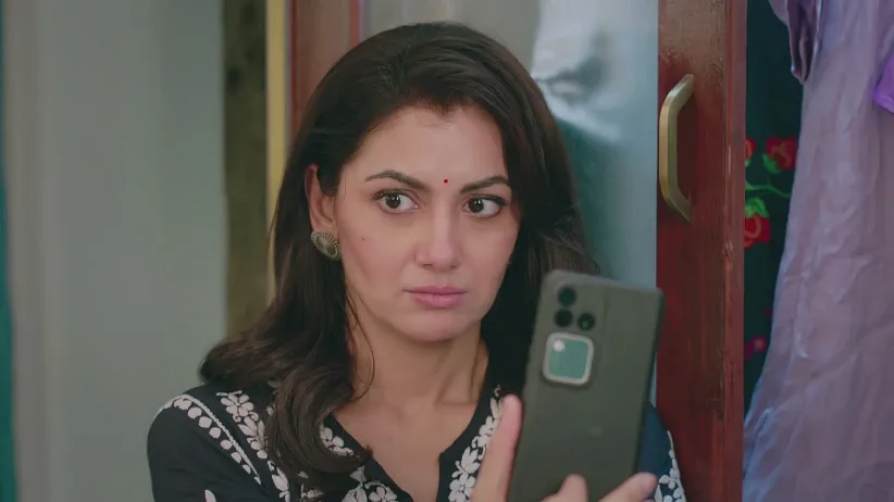 The Family Is Worried Seeing Manvi with Vrinda