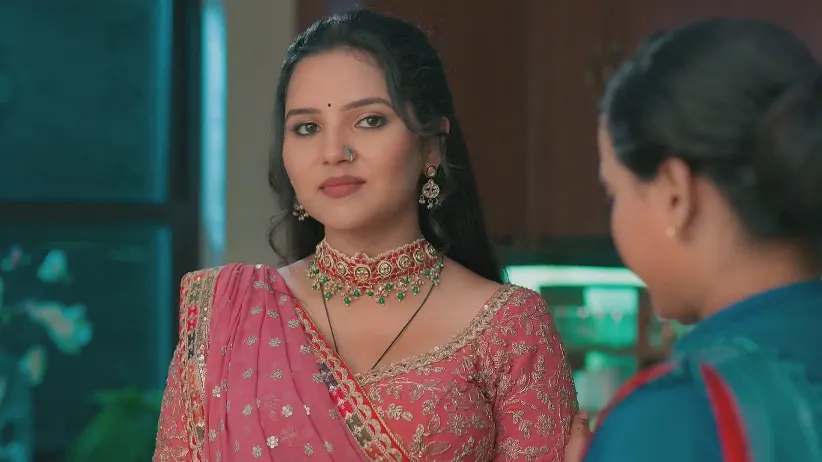 Savitri Arranges a Ritual for Devansh and Vasudha - Vasudha