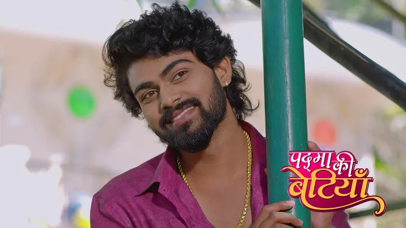 Sneha Helps Vasudha and Chandru Talk on Phone