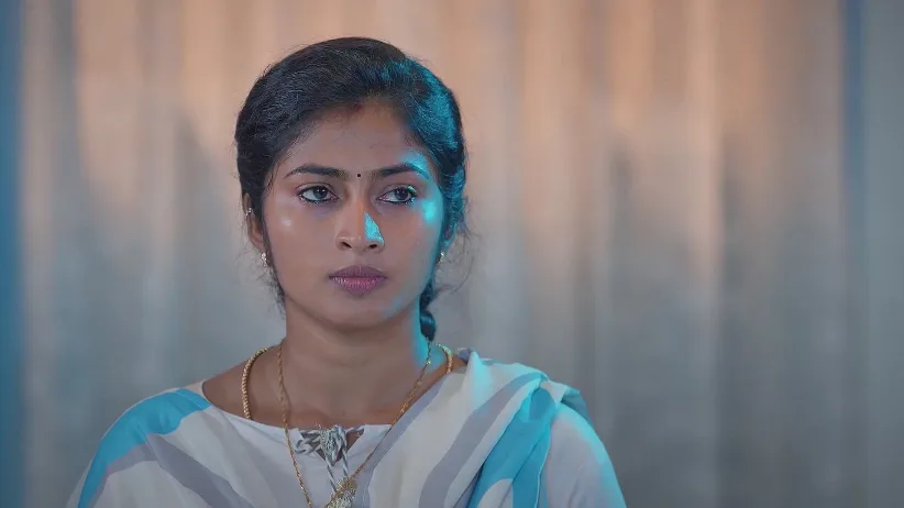 Viji Fails to Find Karthik - Veera