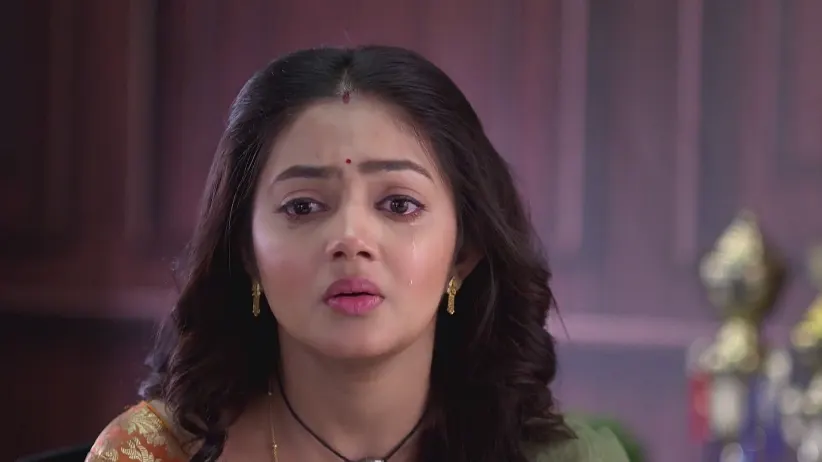 Lavanya Warns Rudra