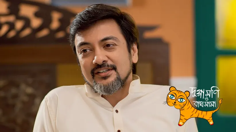 Rintu Steals Goddess Durga's Jewellery