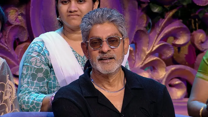 Roshan Graces the Show