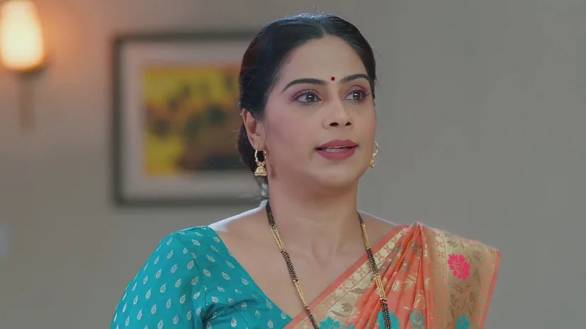 Aaji Voices Her Concern to Shiva
