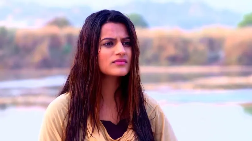 Neelam Asks Nayan to Leave