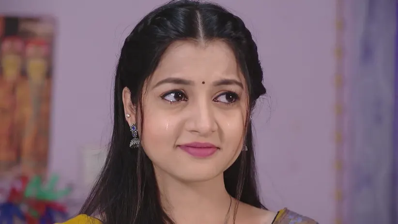 Manu Worries about Archana - Sathi Sata Janmara