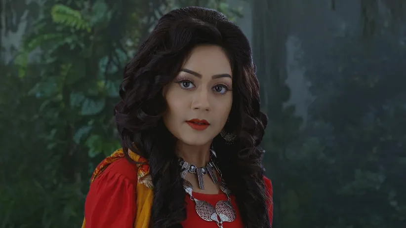 Adbhut and Kimbhut Hold Padmavati Captive