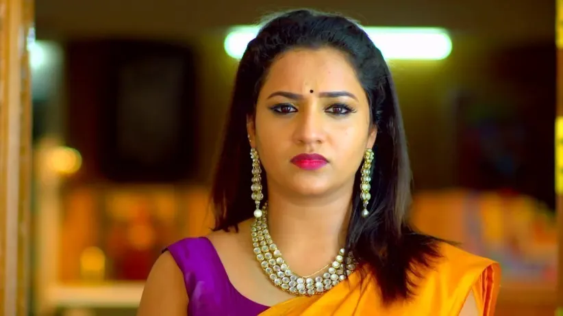 Krishna Lies to Ravi Varman