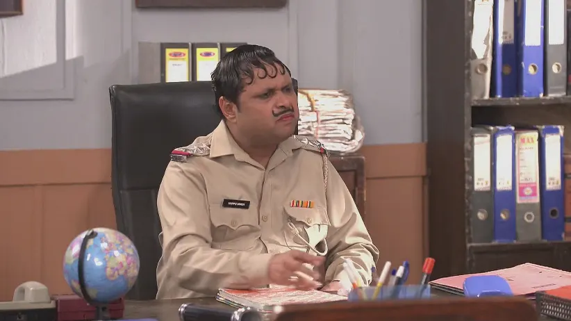 Happu Questions Avadhesh for Coming Home Late
