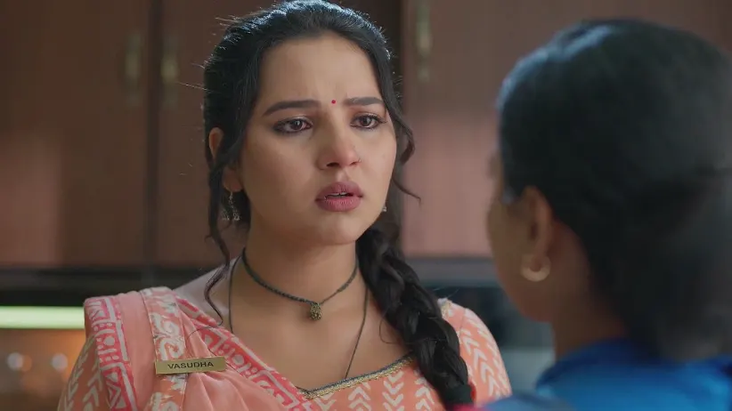 Savitri Agrees with Megha's Opinion - Vasudha