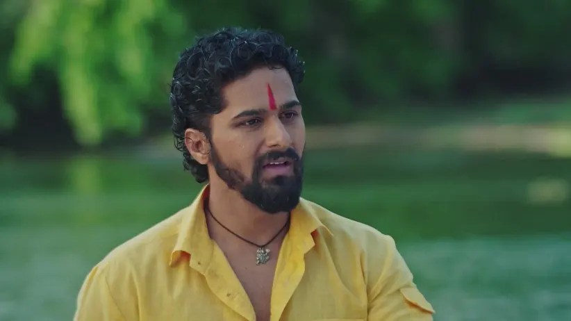 Tulja Gives a Fitting Reply To the Villagers - Lakhat Ek Amcha Dadt
