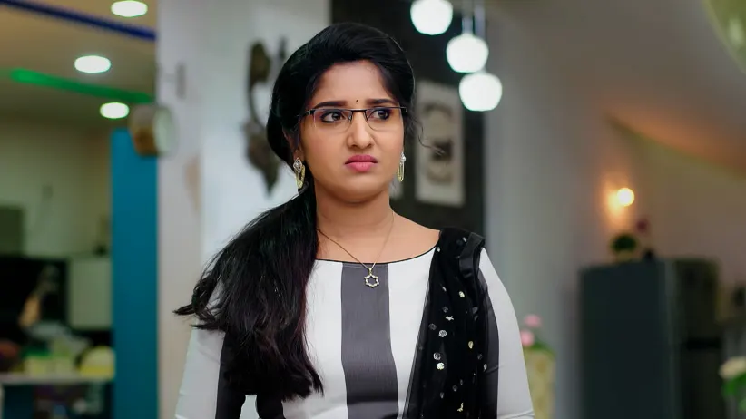 Chaitra's Life Story Moves Viraj's Grandmother