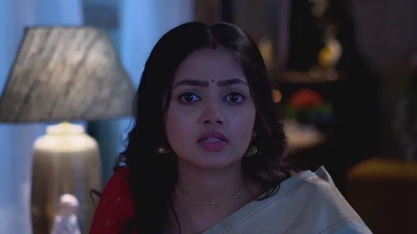 Phulki Spots Someone's Shadow - Phulki