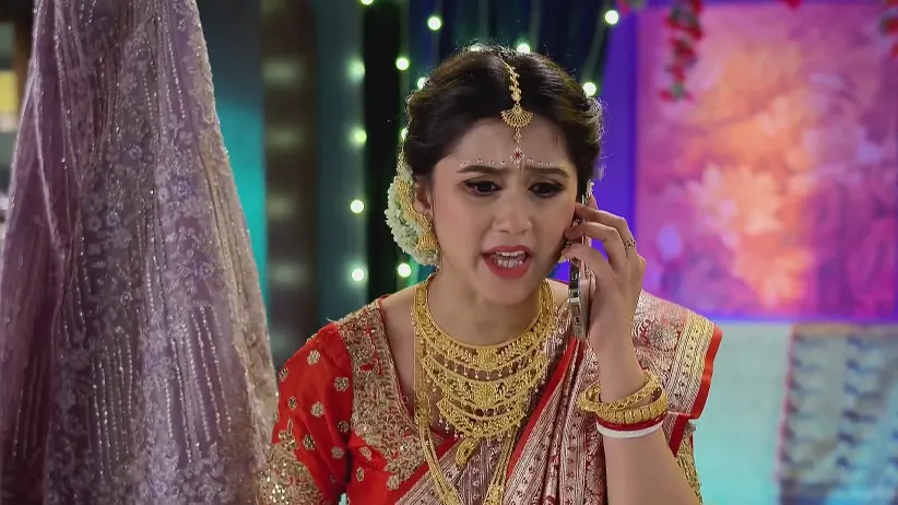 The Bride's Encounter with Her Ex-Lover - Kon Gopone Mon Bheseche