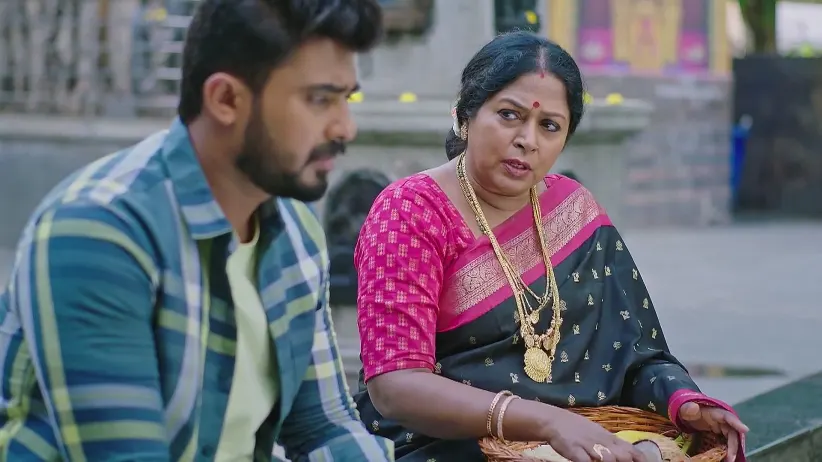 Lalita Lies to Vishwa - Lakshmi Nivasa