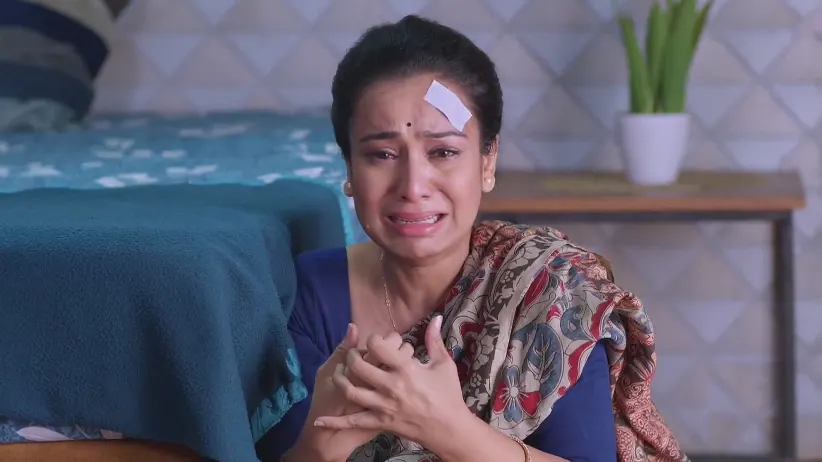 Leela's Tries to Extract Information about Antara