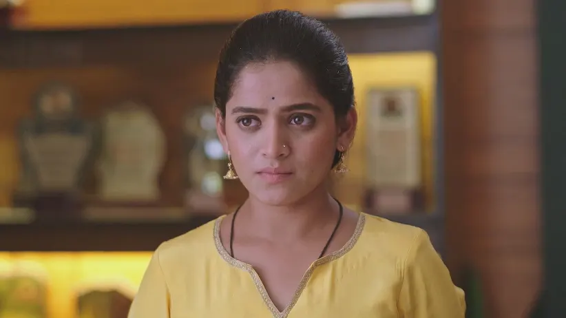 Tara's Attempt to Take the Phone from Bhairavi