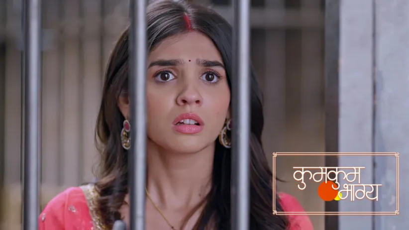 Gayatri Exposes Smita at the Police Station
