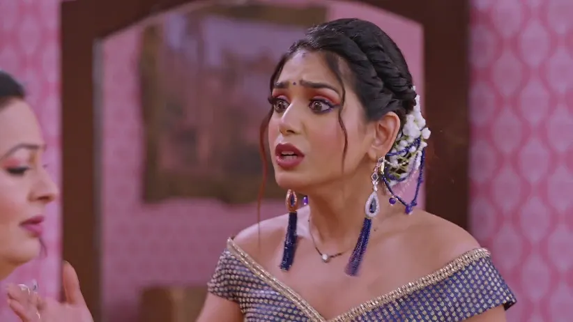 Malishka and Anushka Render Neelam Unconscious