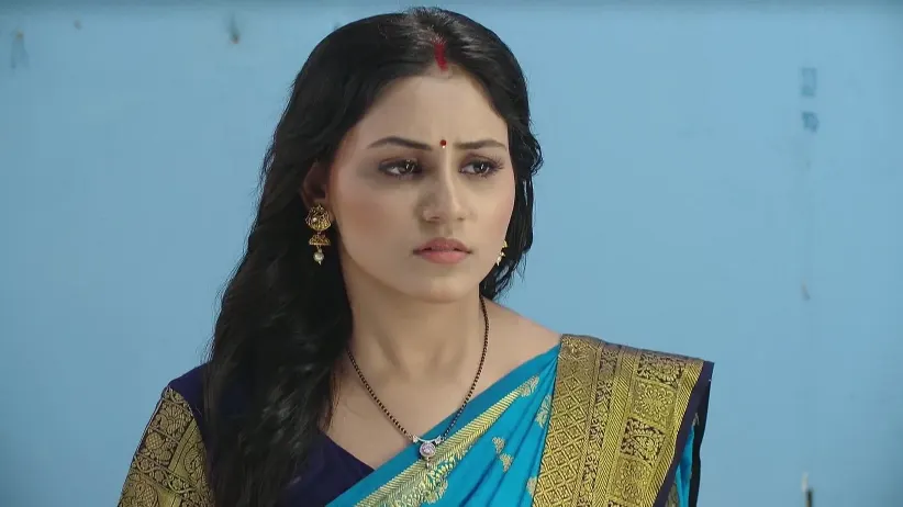Shanti Tries to Help Priya