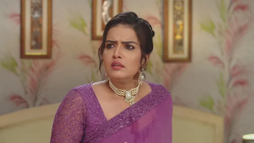 Sunil Learns about Rekha's Success