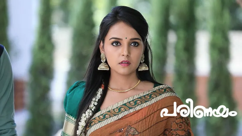Ahalya Bursts Crackers to Trouble Vedanth