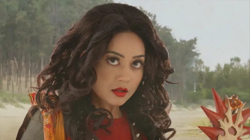 Parul and Raghav Encounter Tarasur