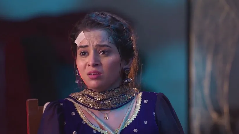 Raghav Kidnaps Debu - Tu Khara Mun Chaai