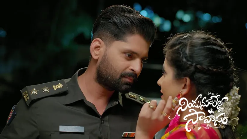 Mahendran Cares for an Injured Parvathi